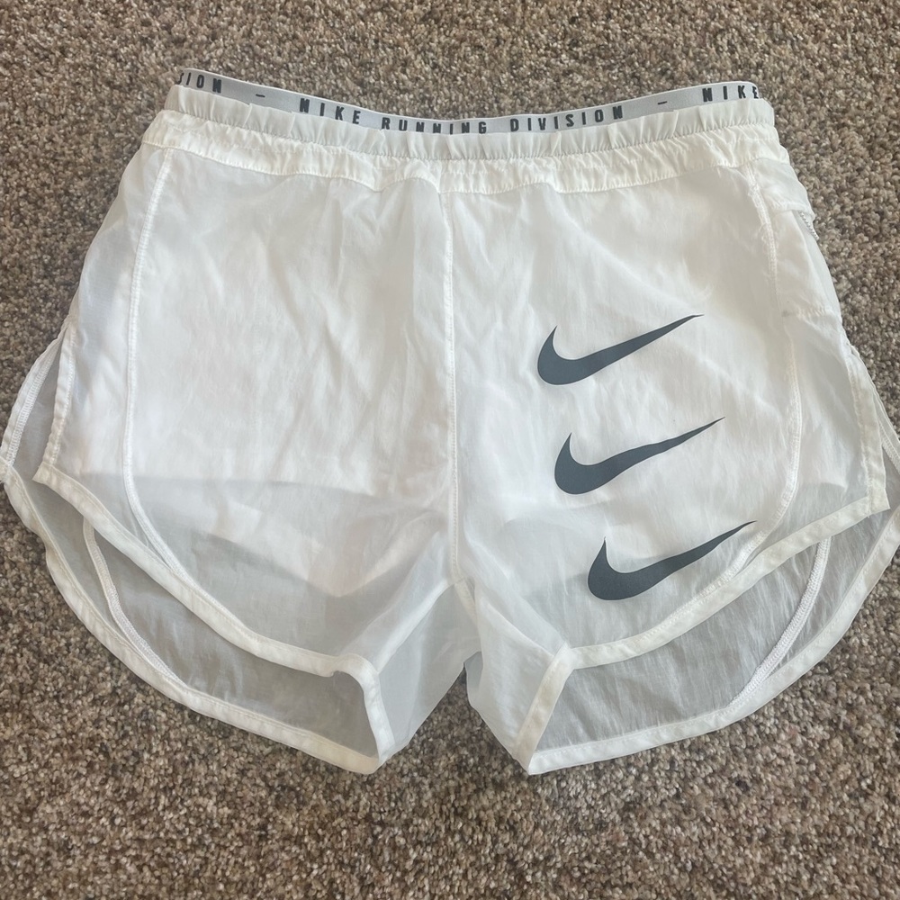 Nike Women’s Tempo Luxe 2 in 1 Running Shorts